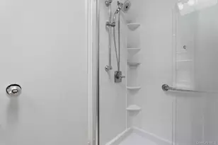 48-26 193rd St, Fresh Meadows, NY 11365 - Photo 11