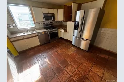 3115 Chestnut Avenue, Medford, NY 11763 - Photo 3