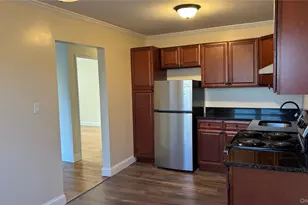 19 Barbara Ct, Sayville, NY 11782 - Photo 3