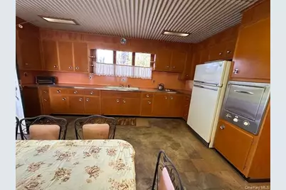 340 Vineyard Avenue, Highland, NY 12528 - Photo 5