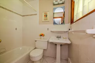 27 Cold Spring Hills Rd, Huntington, NY 11743 - Photo 19