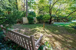 27 Cold Spring Hills Rd, Huntington, NY 11743 - Photo 35