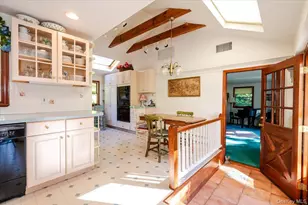 27 Cold Spring Hills Rd, Huntington, NY 11743 - Photo 9