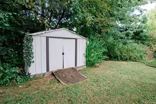 15 E Dogwood Dr, Poughkeepsie, NY 12601 - Photo 35