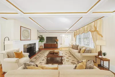 83 Dartmouth Street, Forest Hills, NY 11375 - Photo 9