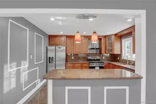 32 3rd Ave, New Hyde Park, NY 11040 - Photo 11