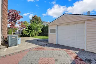 32 3rd Ave, New Hyde Park, NY 11040 - Photo 31