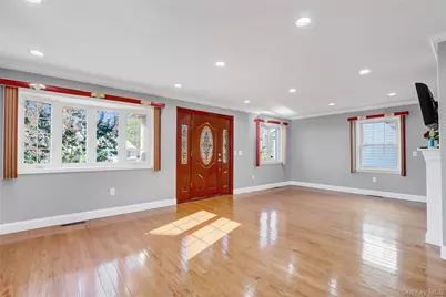 32 3rd Avenue, New Hyde Park, NY 11040 - Photo 5