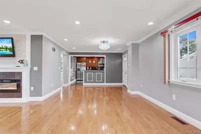 32 3rd Avenue, New Hyde Park, NY 11040 - Photo 9