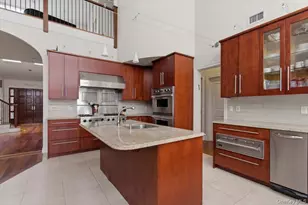 135 Kensington Oval, New Rochelle, NY 10805 - Photo 9