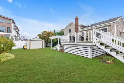 26 Cheshire Road, Inwood, NY 11096 - Photo 21