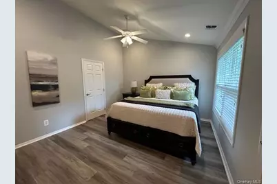 85 Overlook Drive #85, Farmingville, NY 11738 - Photo 9