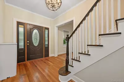 85 Violet Avenue, Floral Park, NY 11001 - Photo 5