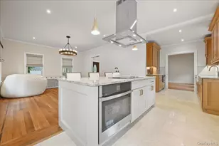 85 Violet Ave, Floral Park, NY 11001 - Photo 17