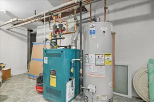 85 Violet Ave, Floral Park, NY 11001 - Photo 35