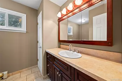 2129 Sycamore Avenue, Ronkonkoma, NY 11779 - Photo 23