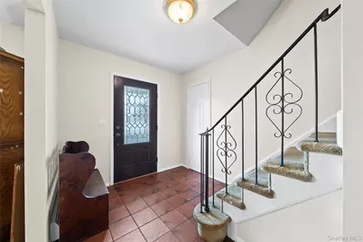 2129 Sycamore Avenue, Ronkonkoma, NY 11779 - Photo 17