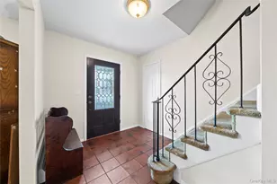 2129 Sycamore Ave, Ronkonkoma, NY 11779 - Photo 17