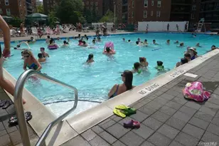 61-55 98th St, Rego Park, NY 11374 - Photo 15