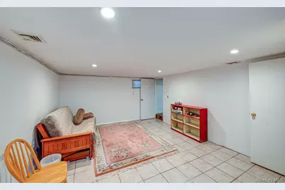 38 High Street, Roslyn Heights, NY 11577 - Photo 17