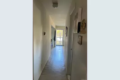 60 New Hampshire Avenue, Bay Shore, NY 11706 - Photo 23