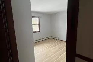 60 New Hampshire Ave, Bay Shore, NY 11706 - Photo 15