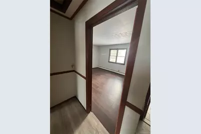 60 New Hampshire Avenue, Bay Shore, NY 11706 - Photo 21