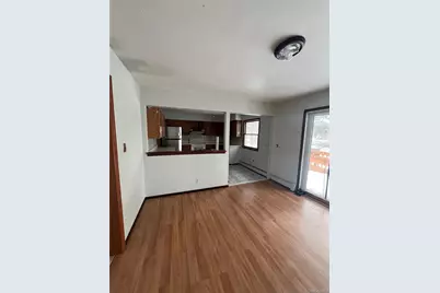 60 New Hampshire Avenue, Bay Shore, NY 11706 - Photo 9