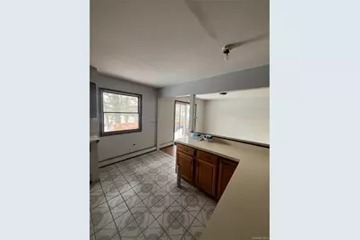 60 New Hampshire Avenue, Bay Shore, NY 11706 - Photo 11