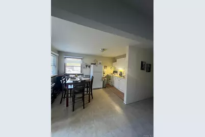 60 New Hampshire Avenue, Bay Shore, NY 11706 - Photo 25