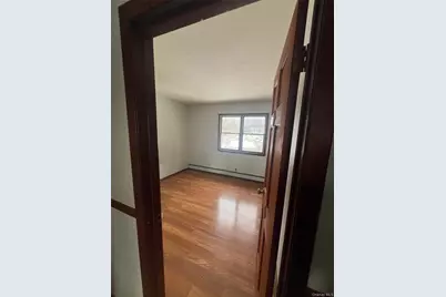 60 New Hampshire Avenue, Bay Shore, NY 11706 - Photo 19