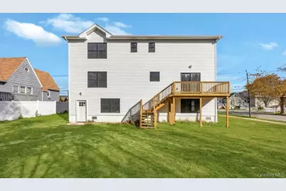 322 Miller Avenue, Freeport, NY 11520 - Photo 9