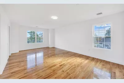 322 Miller Avenue, Freeport, NY 11520 - Photo 35