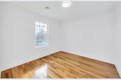 322 Miller Avenue, Freeport, NY 11520 - Photo 37