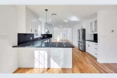 322 Miller Avenue, Freeport, NY 11520 - Photo 17