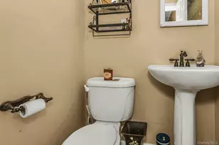 1716 Monroe Ave, Seaford, NY 11783 - Photo 15