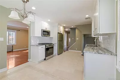 17 Cedar Drive, Farmingdale, NY 11735 - Photo 7