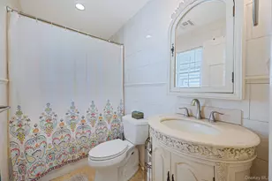 11582 237th St, Elmont, NY 11003 - Photo 23