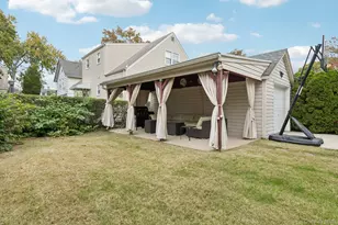 257 Bryant Ave, Floral Park, NY 11001 - Photo 23