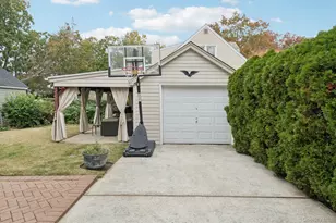 257 Bryant Ave, Floral Park, NY 11001 - Photo 25