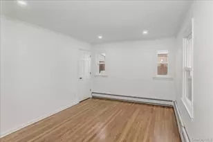 1016 Oaks Dr, Franklin Square, NY 11010 - Photo 3