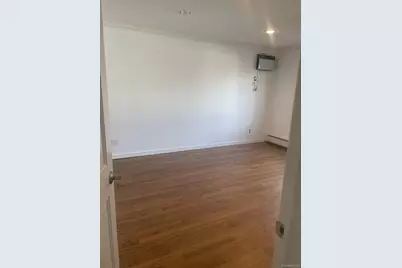 1016 Oaks Drive, Franklin Square, NY 11010 - Photo 7