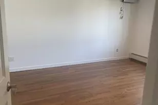 1016 Oaks Dr, Franklin Square, NY 11010 - Photo 7