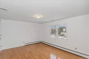 1016 Oaks Dr, Franklin Square, NY 11010 - Photo 15