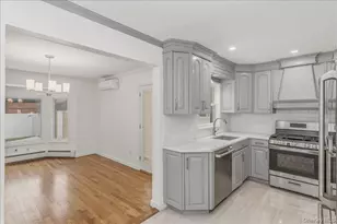 1016 Oaks Dr, Franklin Square, NY 11010 - Photo 5