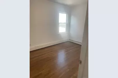 1016 Oaks Drive, Franklin Square, NY 11010 - Photo 11