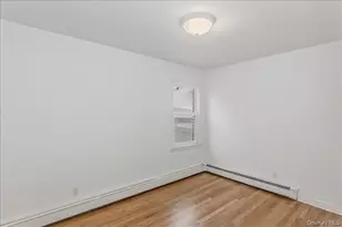 1016 Oaks Dr, Franklin Square, NY 11010 - Photo 9