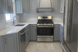 1016 Oaks Dr, Franklin Square, NY 11010 - Photo 5