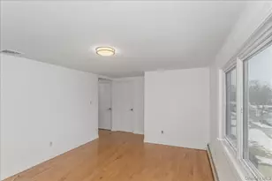 1016 Oaks Dr, Franklin Square, NY 11010 - Photo 13