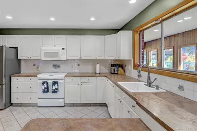 11 W 2nd Street, Deer Park, NY 11729 - Photo 13